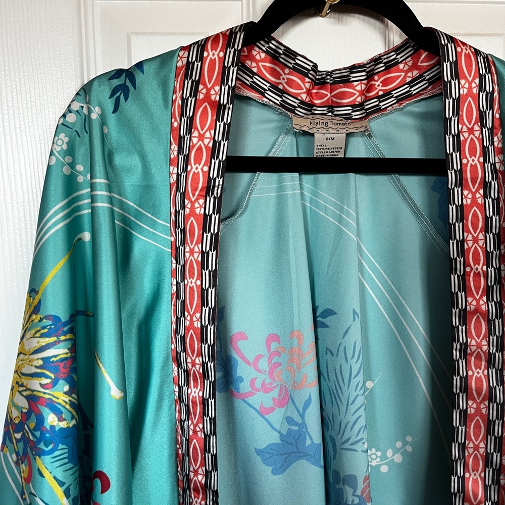 Flying Tomato Floral Kimono
